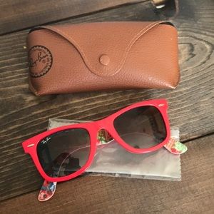 Ray Ban Wayfarer RED!